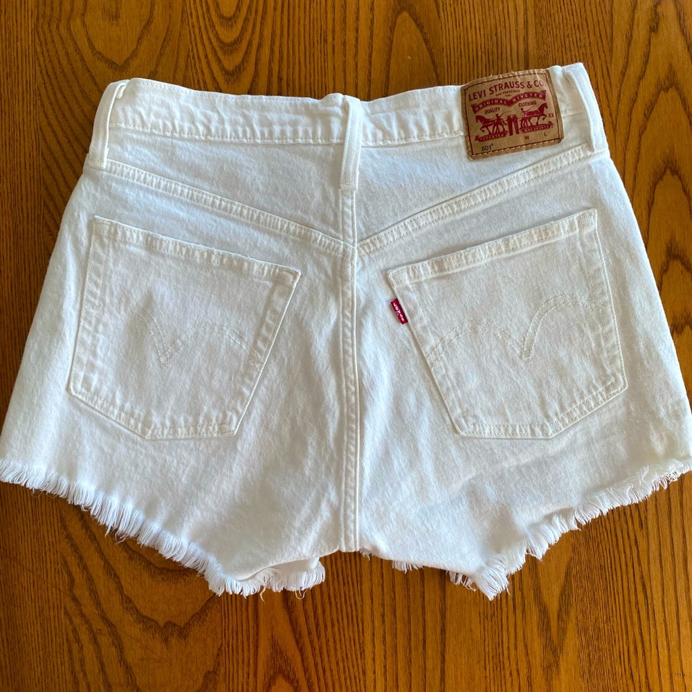 Levi's size 27 white NWOT!!!!